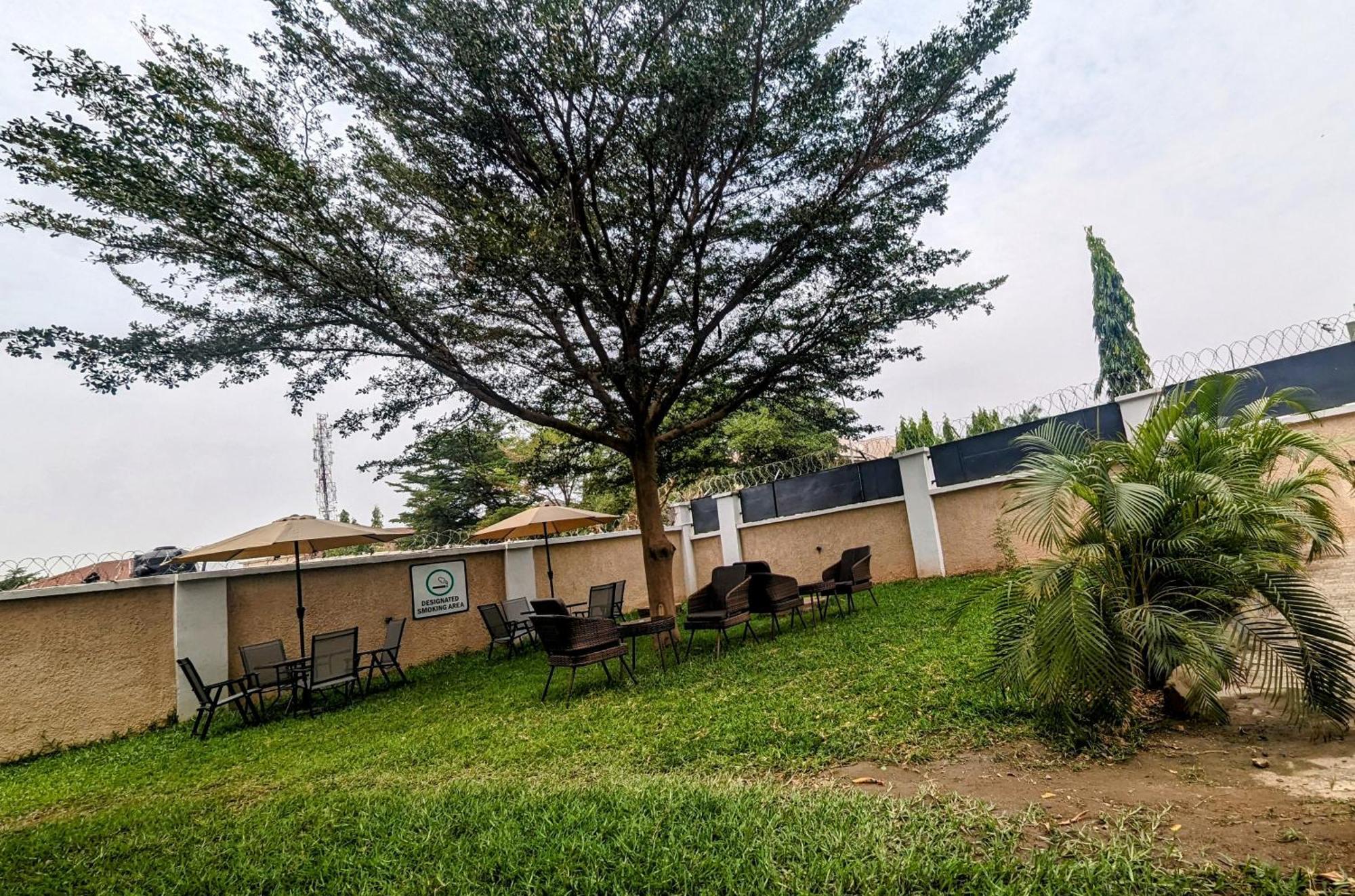 Cedarwood Apartments Abuja Exteriör bild